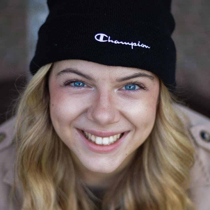 Portrait of Mira, community mentor and Italian cuisine specialist